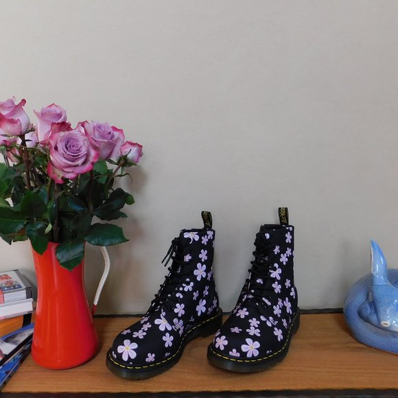 Dr Doc Martens Page Meadow pink cherry blossom floral canvas festival boots NWOT - Picture 4 of 16